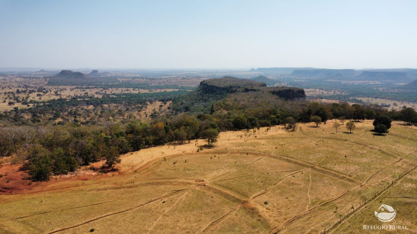 Fazenda à venda com 1 quarto, 1420000m² - Foto 1