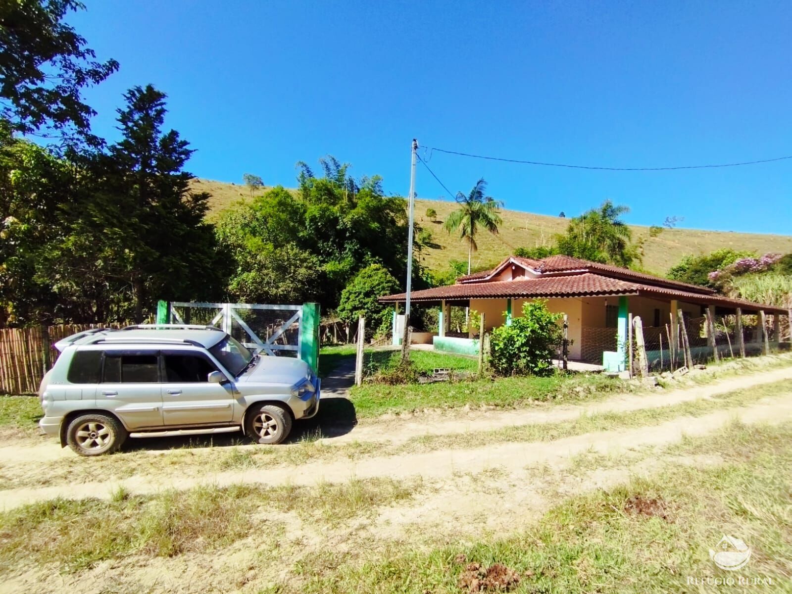 Fazenda à venda com 2 quartos, 121000m² - Foto 1