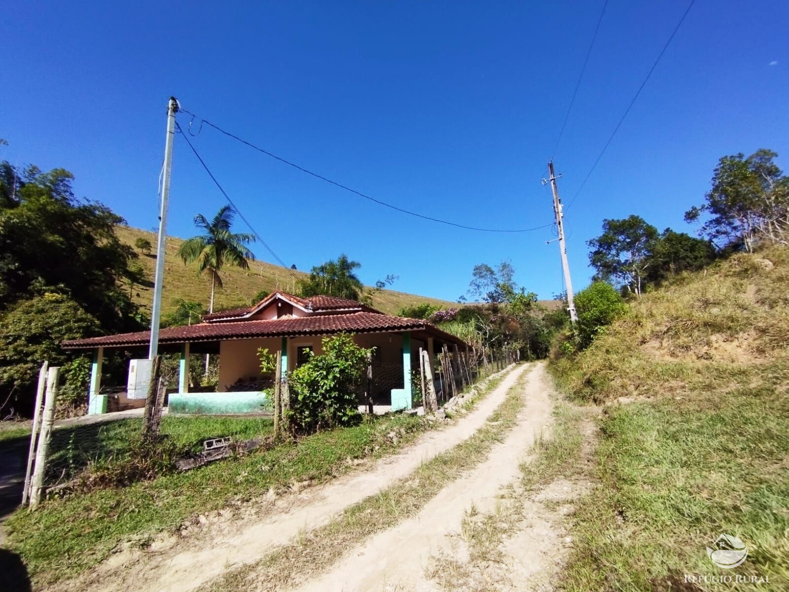 Fazenda à venda com 2 quartos, 121000m² - Foto 4