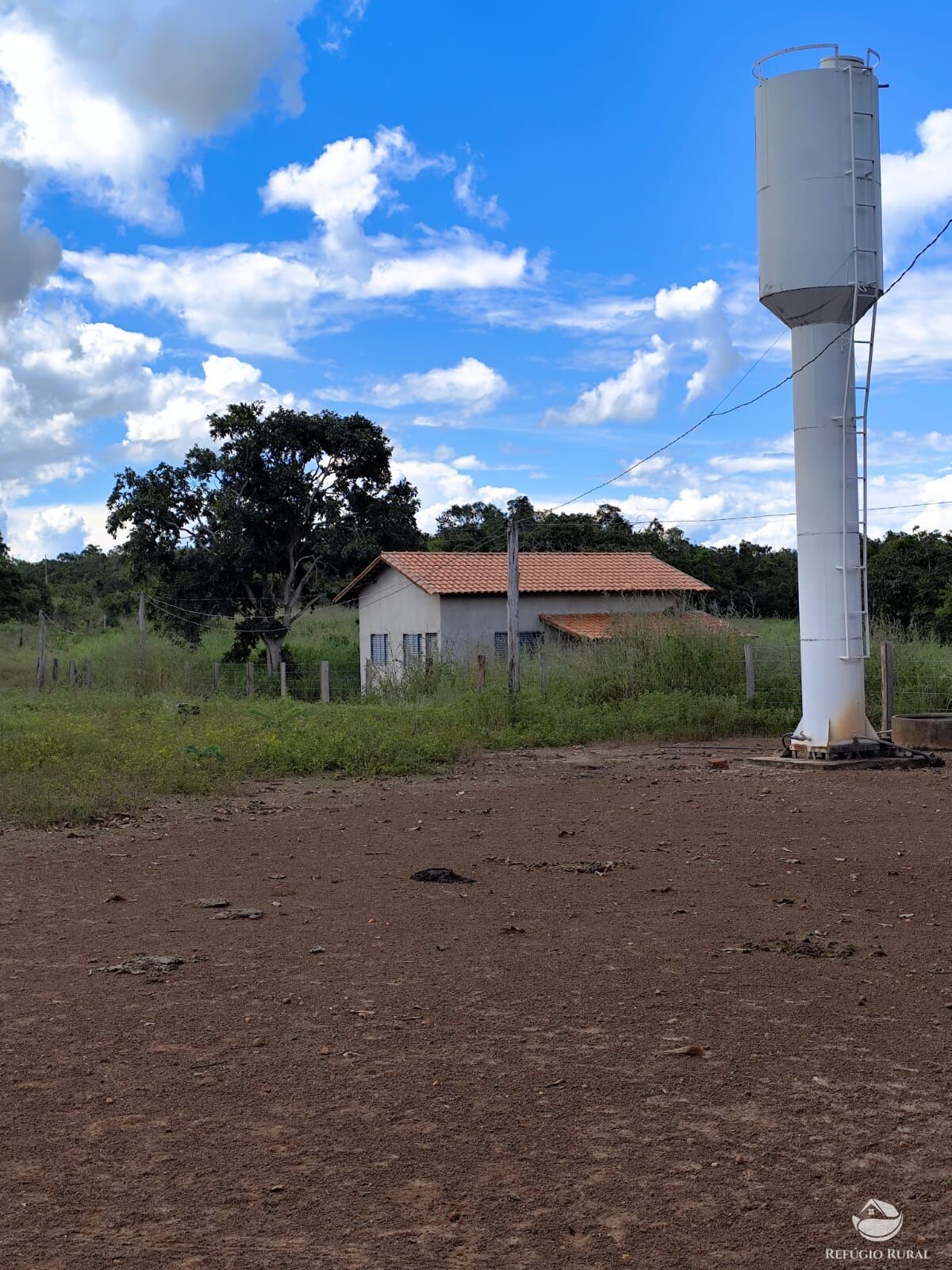 Fazenda à venda com 2 quartos, 9099200m² - Foto 1