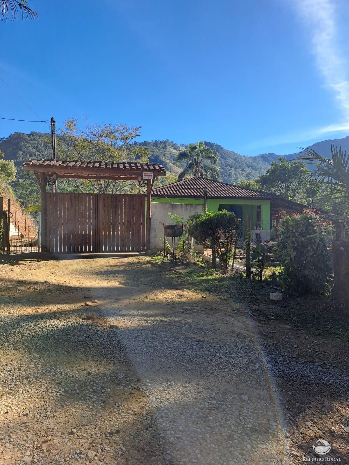 Chácara à venda com 3 quartos, 9000m² - Foto 1