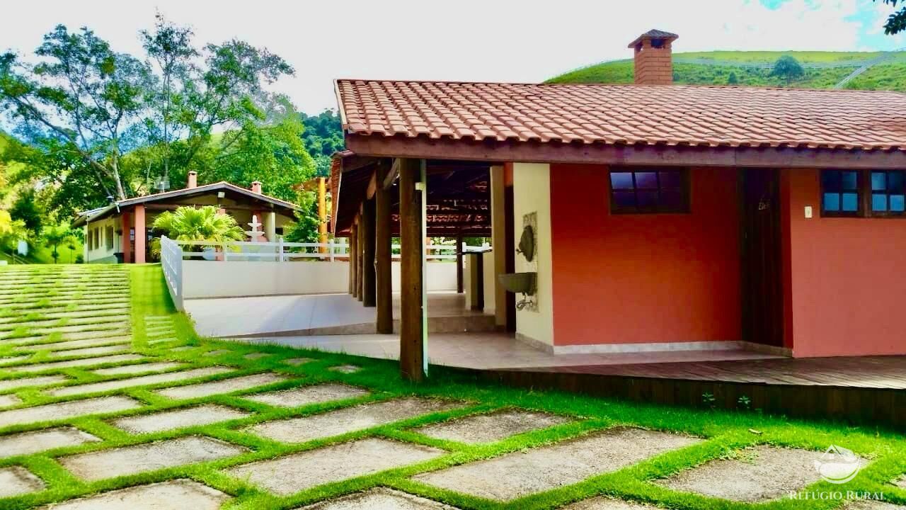 Sítio à venda com 3 quartos, 450000m² - Foto 1