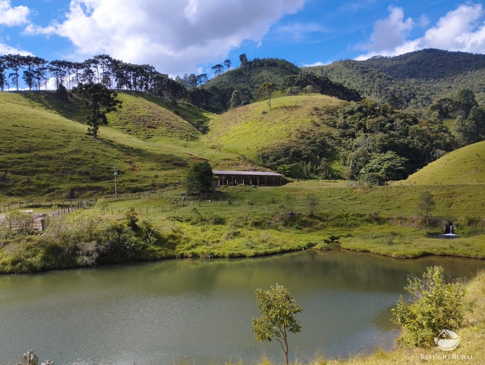 Fazenda à venda com 1 quarto, 2420000m² - Foto 1