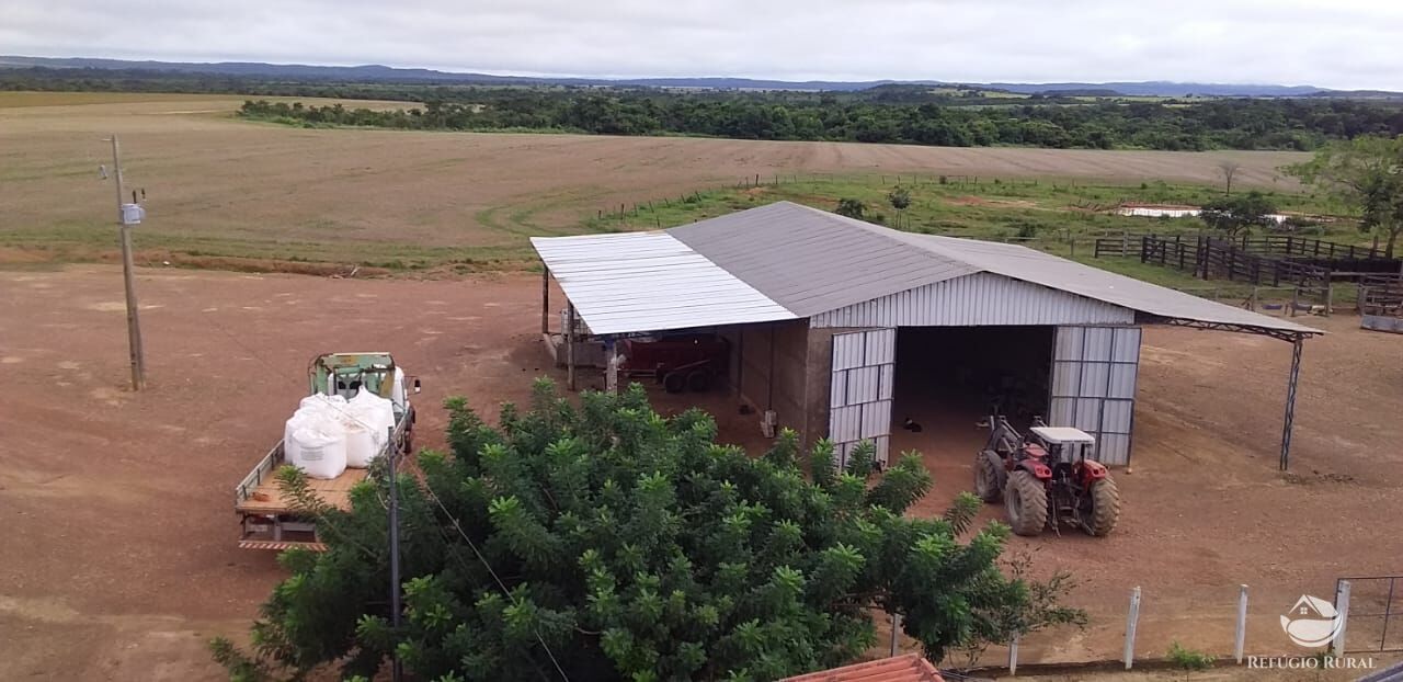 Fazenda à venda com 2 quartos, 10900000m² - Foto 6