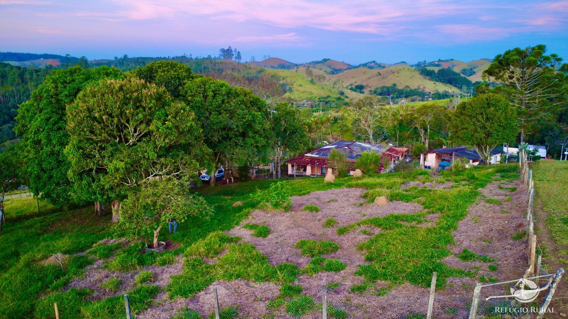 Chácara à venda com 3 quartos, 1300m² - Foto 15