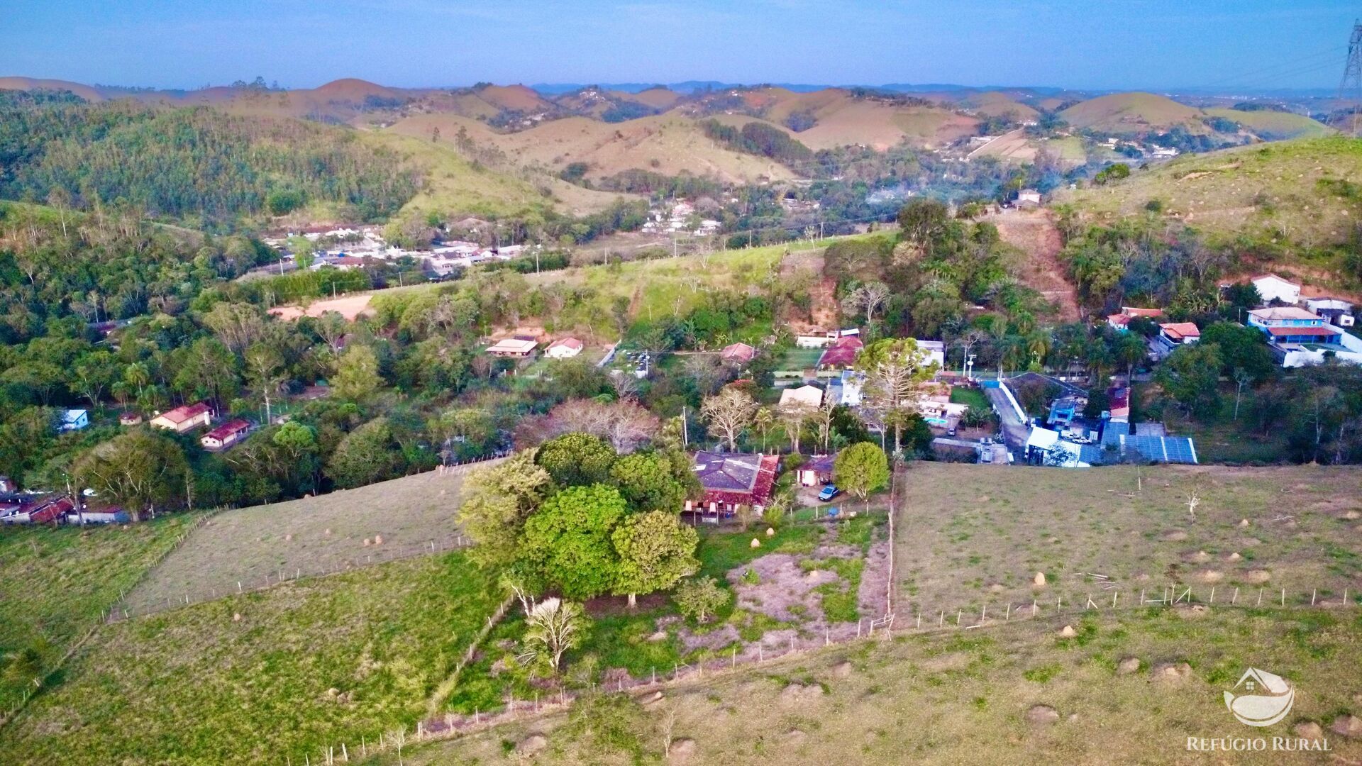 Chácara à venda com 3 quartos, 1300m² - Foto 23