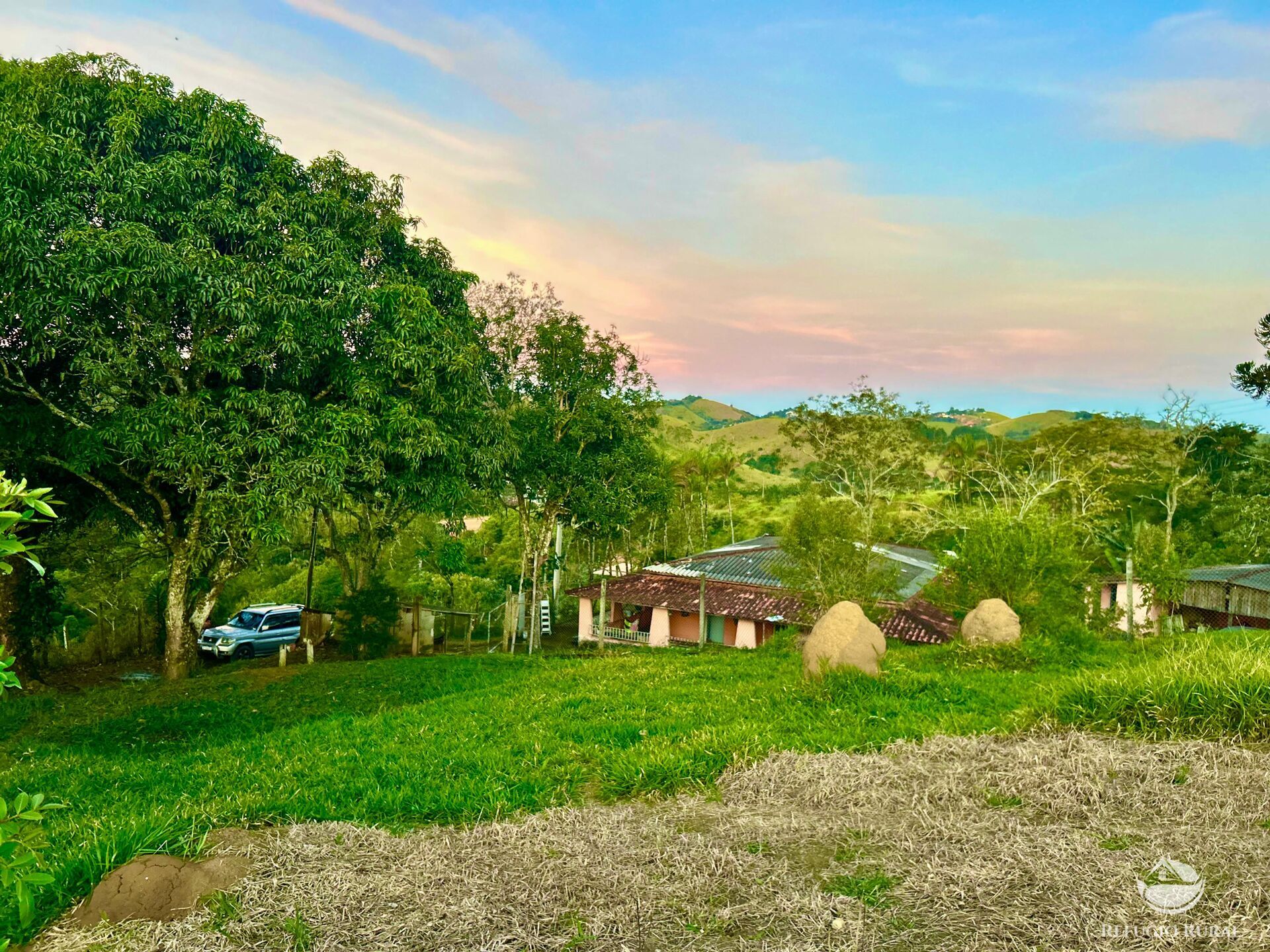 Chácara à venda com 3 quartos, 1300m² - Foto 9
