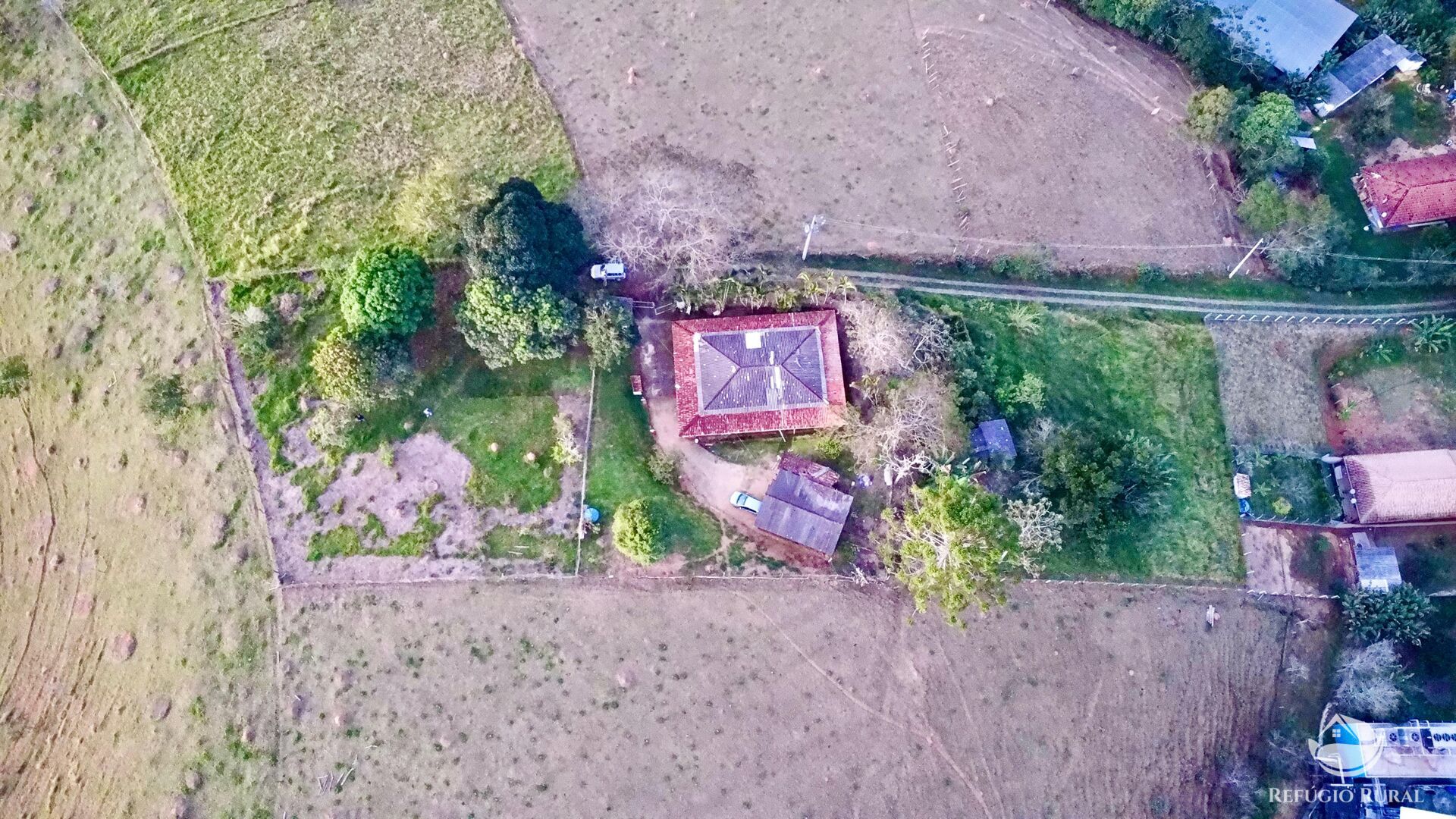 Chácara à venda com 3 quartos, 1300m² - Foto 24