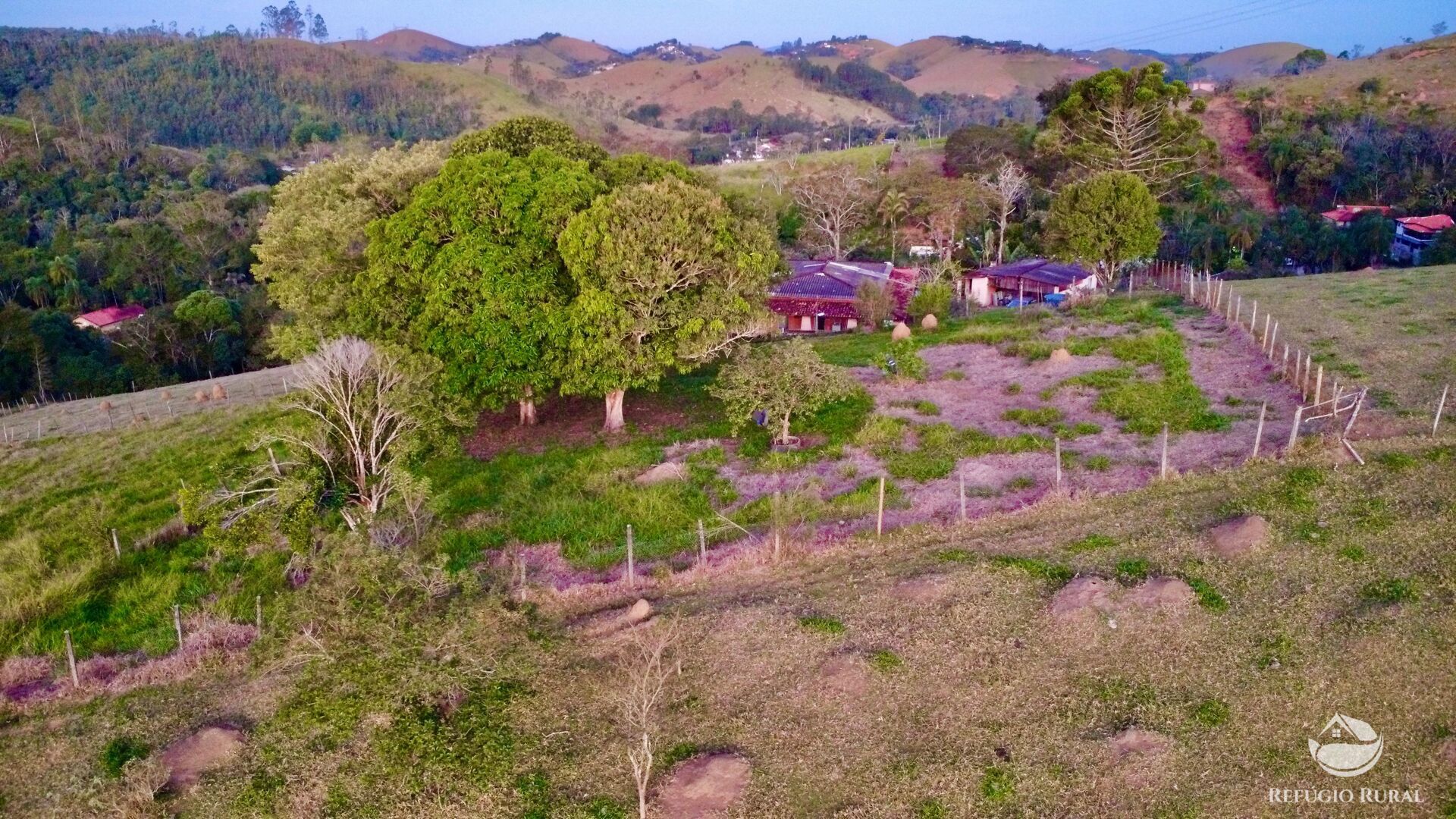 Chácara à venda com 3 quartos, 1300m² - Foto 22