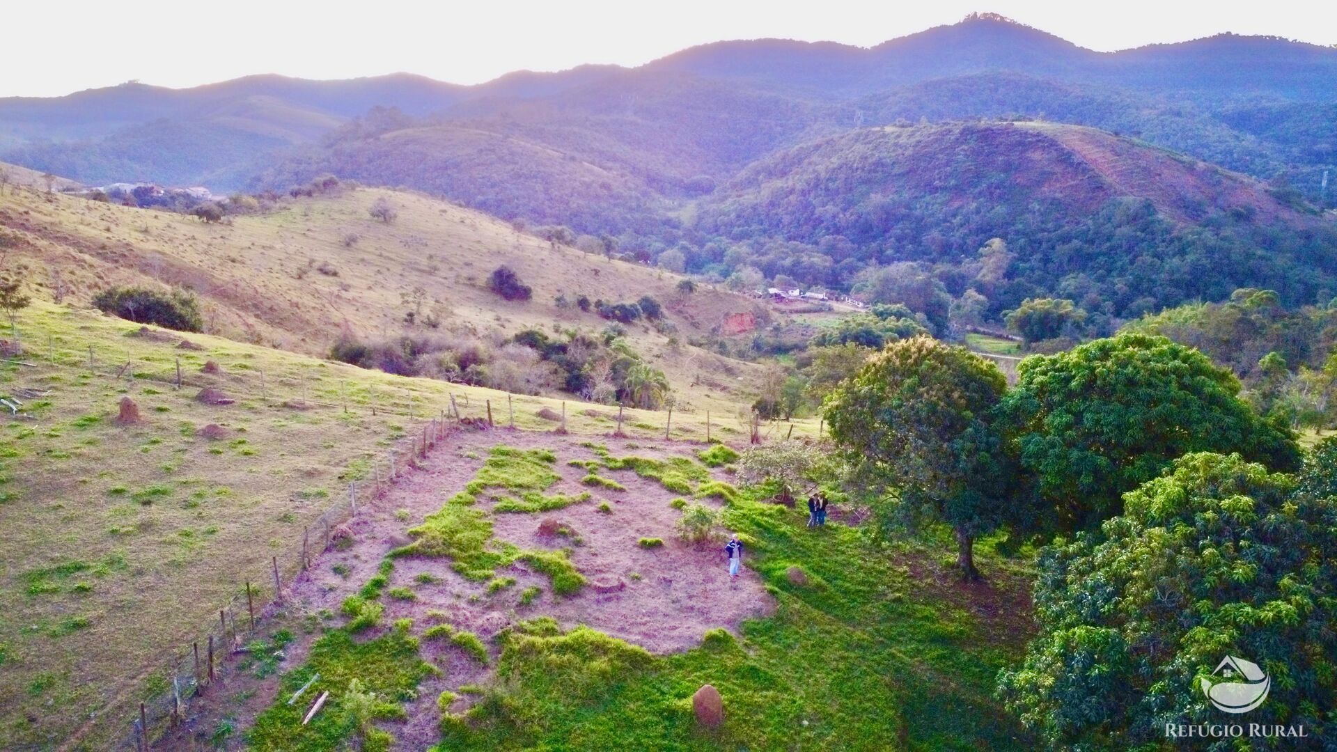 Chácara à venda com 3 quartos, 1300m² - Foto 20
