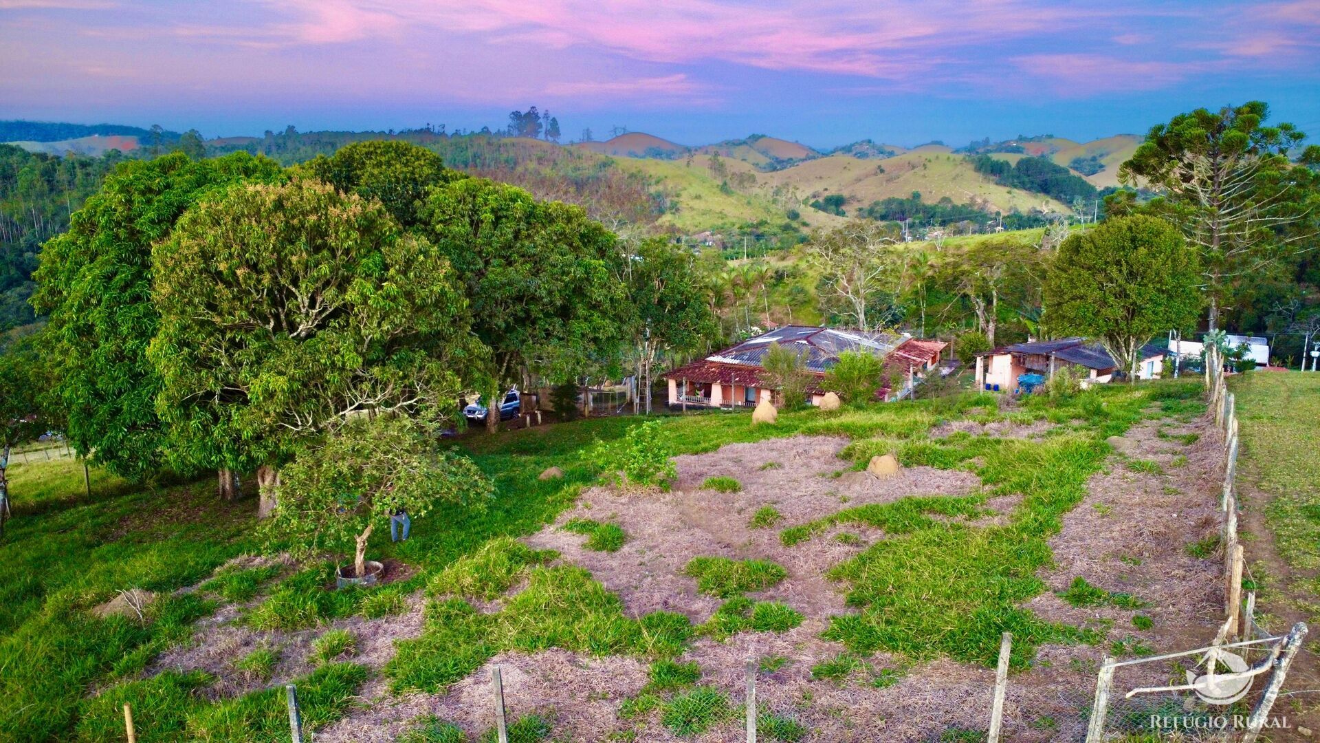 Chácara à venda com 3 quartos, 1300m² - Foto 14