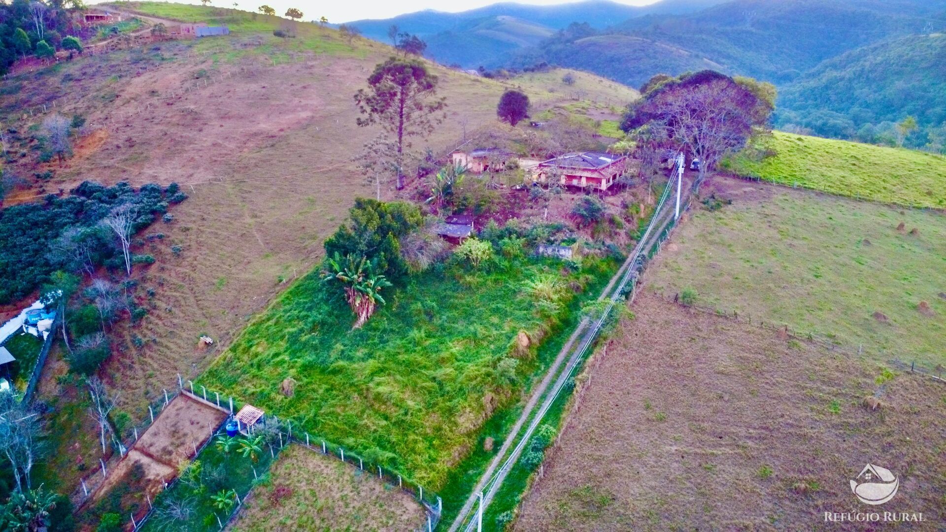 Chácara à venda com 3 quartos, 1300m² - Foto 16