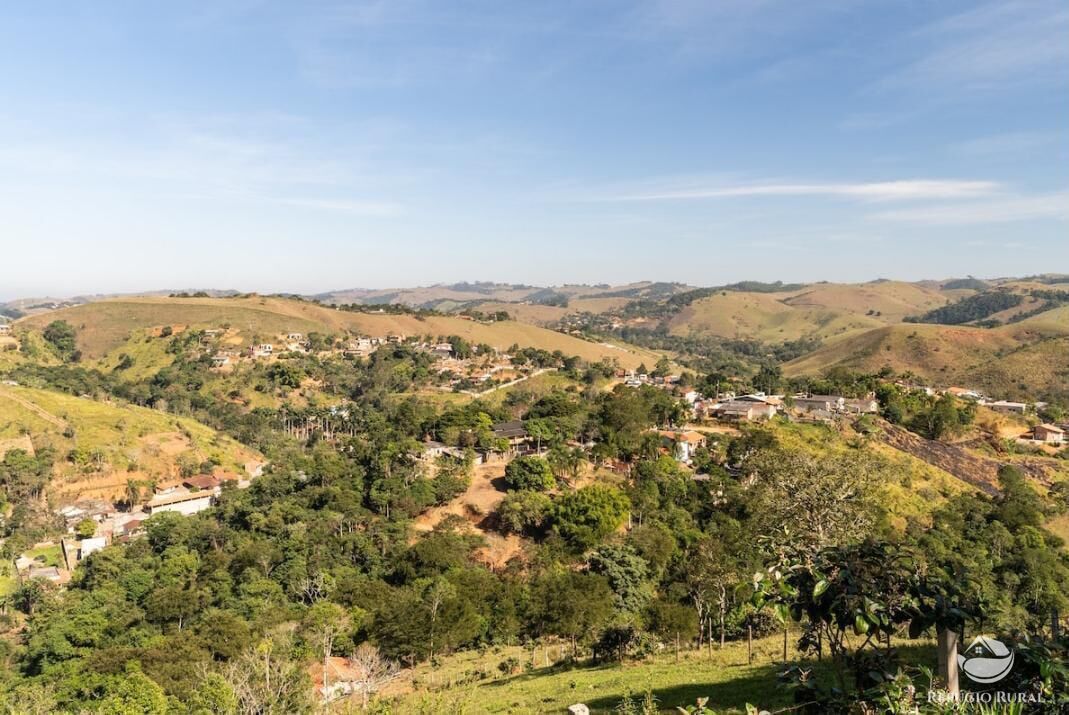 Fazenda à venda com 3 quartos, 2670m² - Foto 17