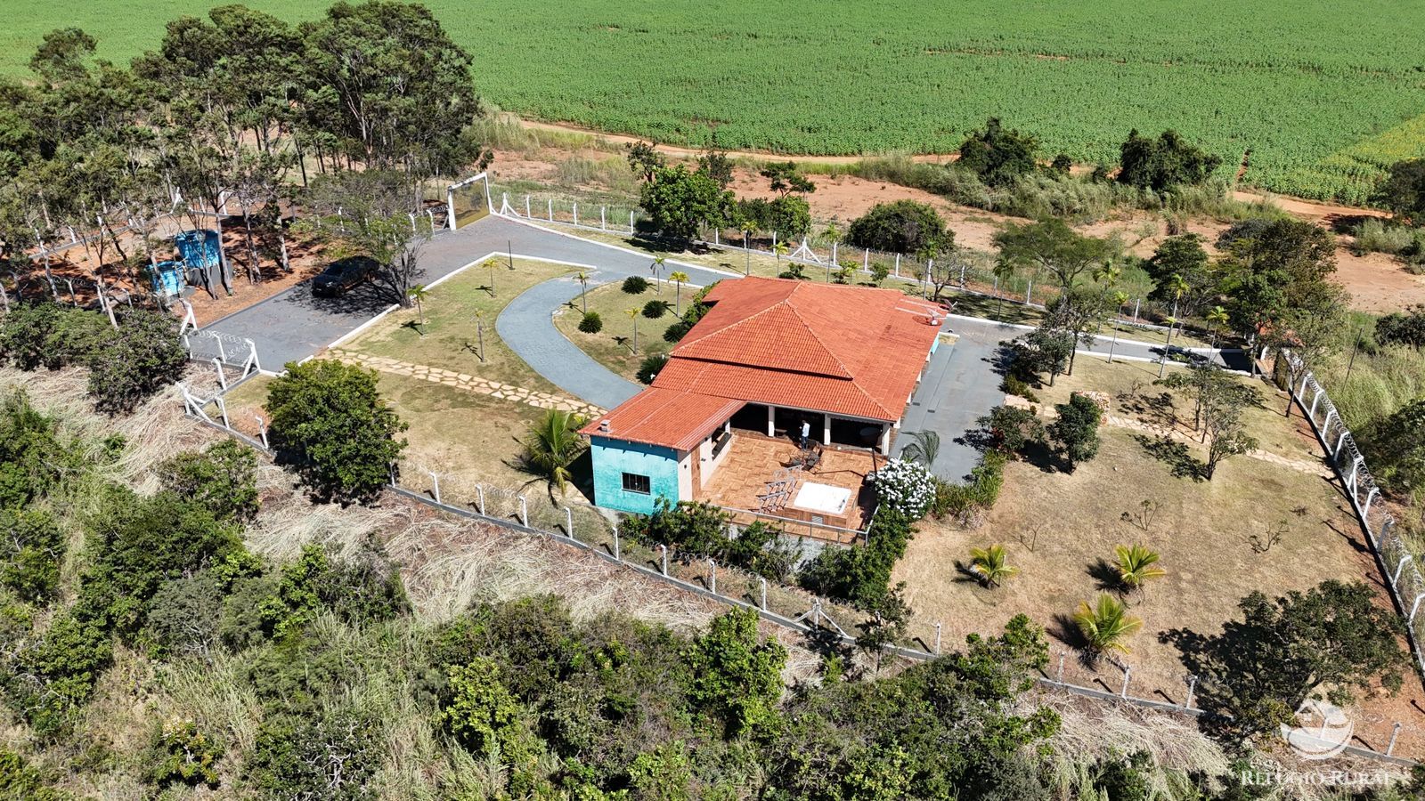 Fazenda à venda com 4 quartos, 7950000m² - Foto 2