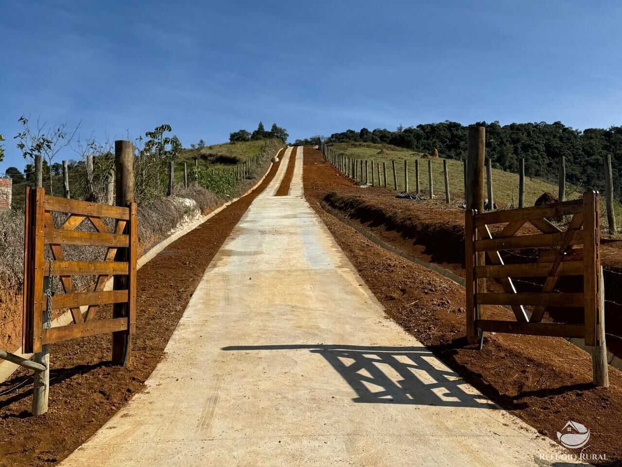 Sítio à venda com 1 quarto, 83000m² - Foto 49