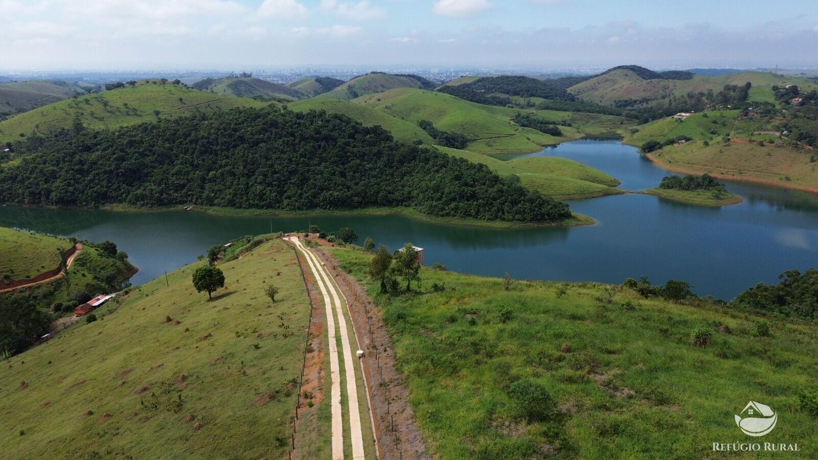 Sítio à venda com 1 quarto, 83000m² - Foto 3
