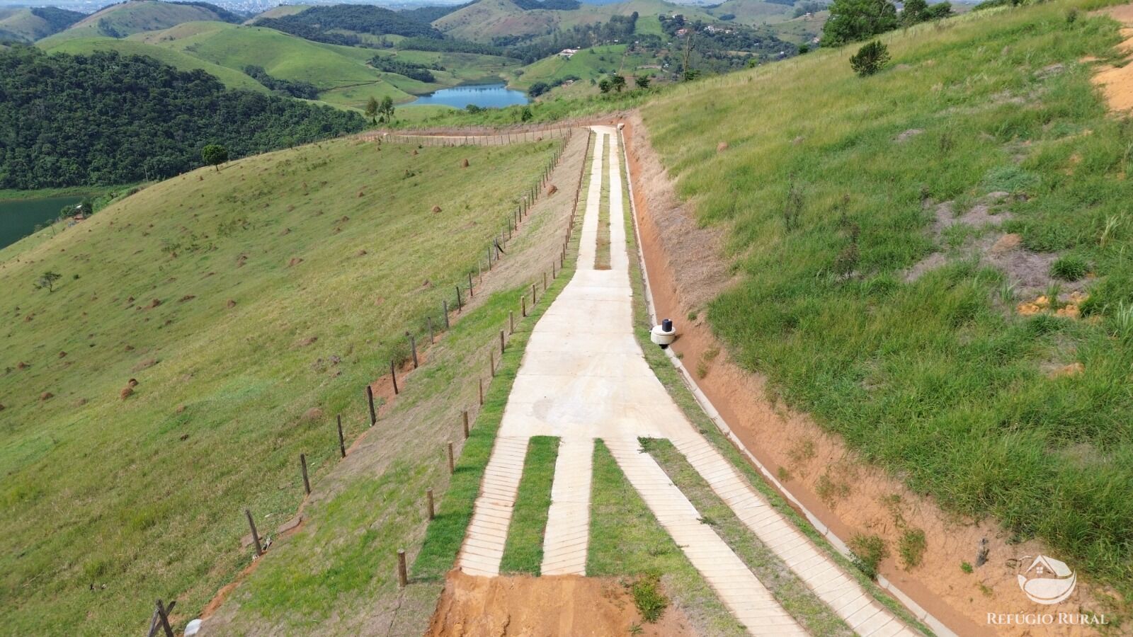 Sítio à venda com 1 quarto, 83000m² - Foto 4