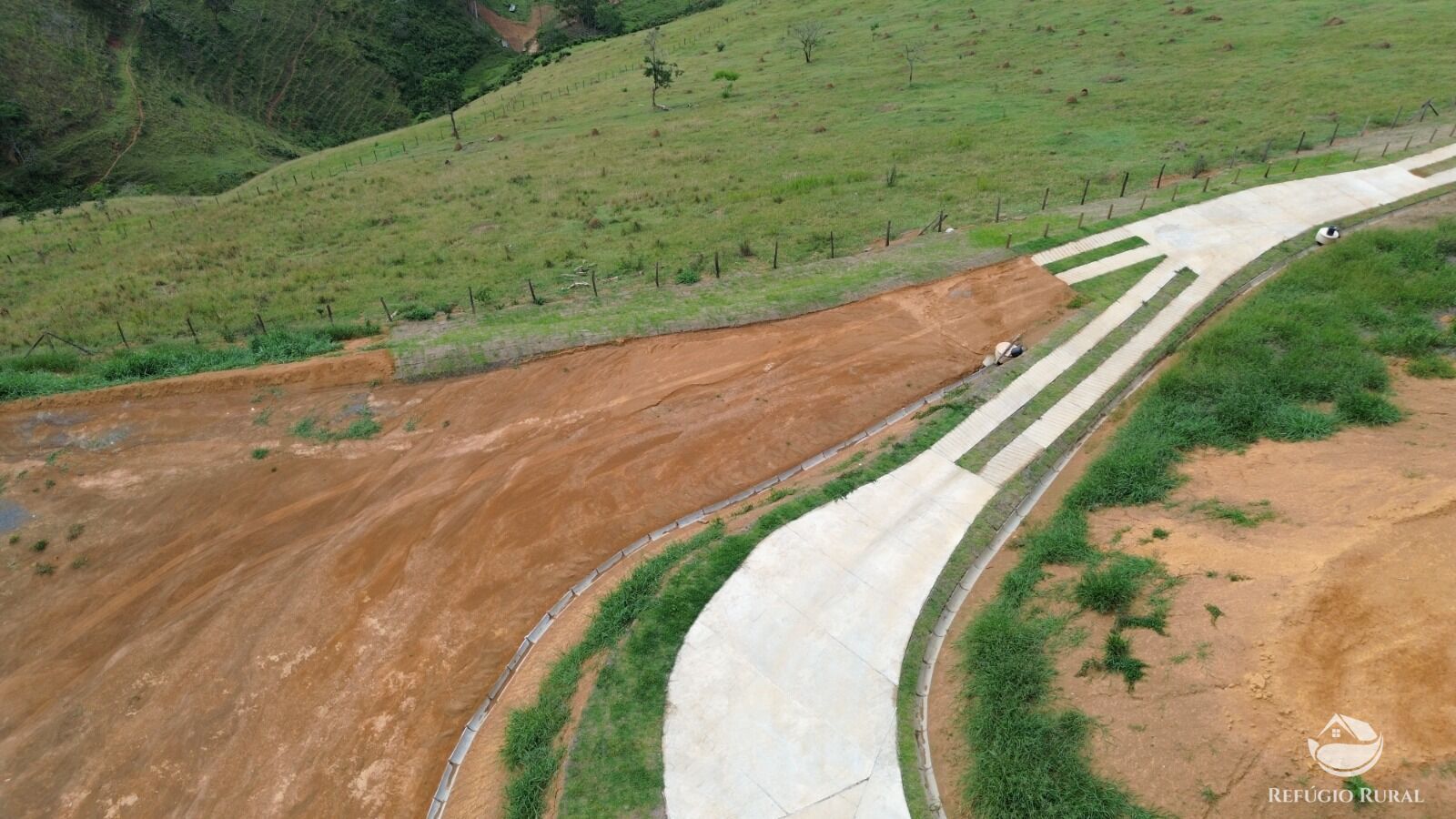 Sítio à venda com 1 quarto, 83000m² - Foto 12