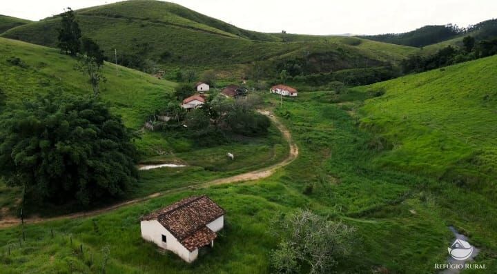 Fazenda à venda com 2 quartos, 3161000m² - Foto 1