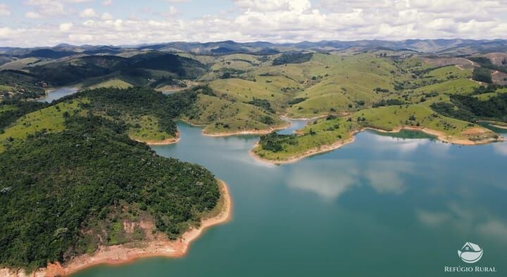 Fazenda à venda com 2 quartos, 3161000m² - Foto 2