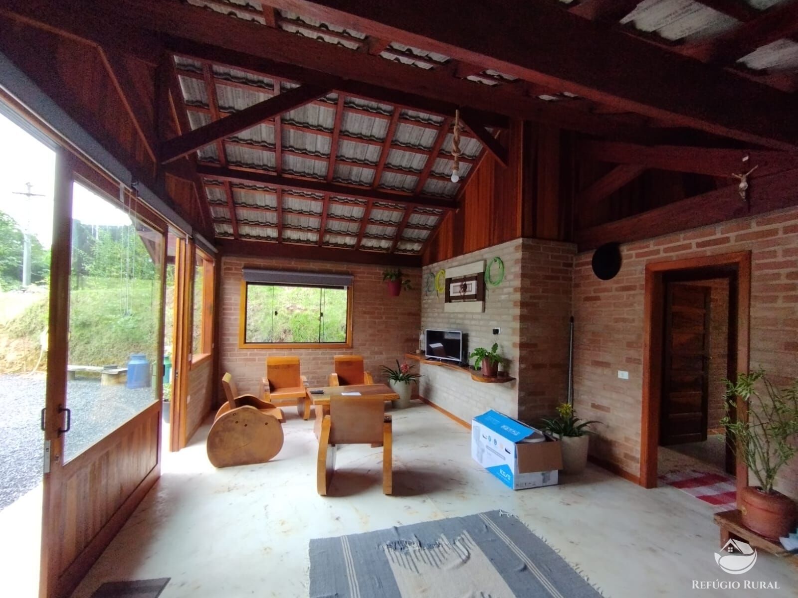 Casa à venda com 2 quartos, 100m² - Foto 2