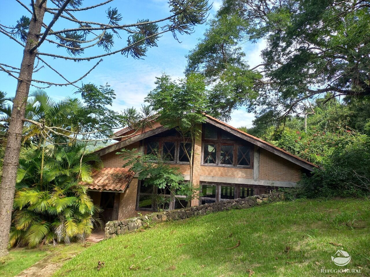 Hotel à venda com 14 quartos, 96800m² - Foto 2
