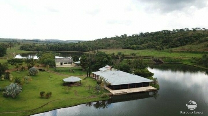 Fazenda à venda com 2 quartos, 19716400m² - Foto 1