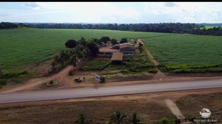 Fazenda à venda com 3 quartos, 35700000m² - Foto 1