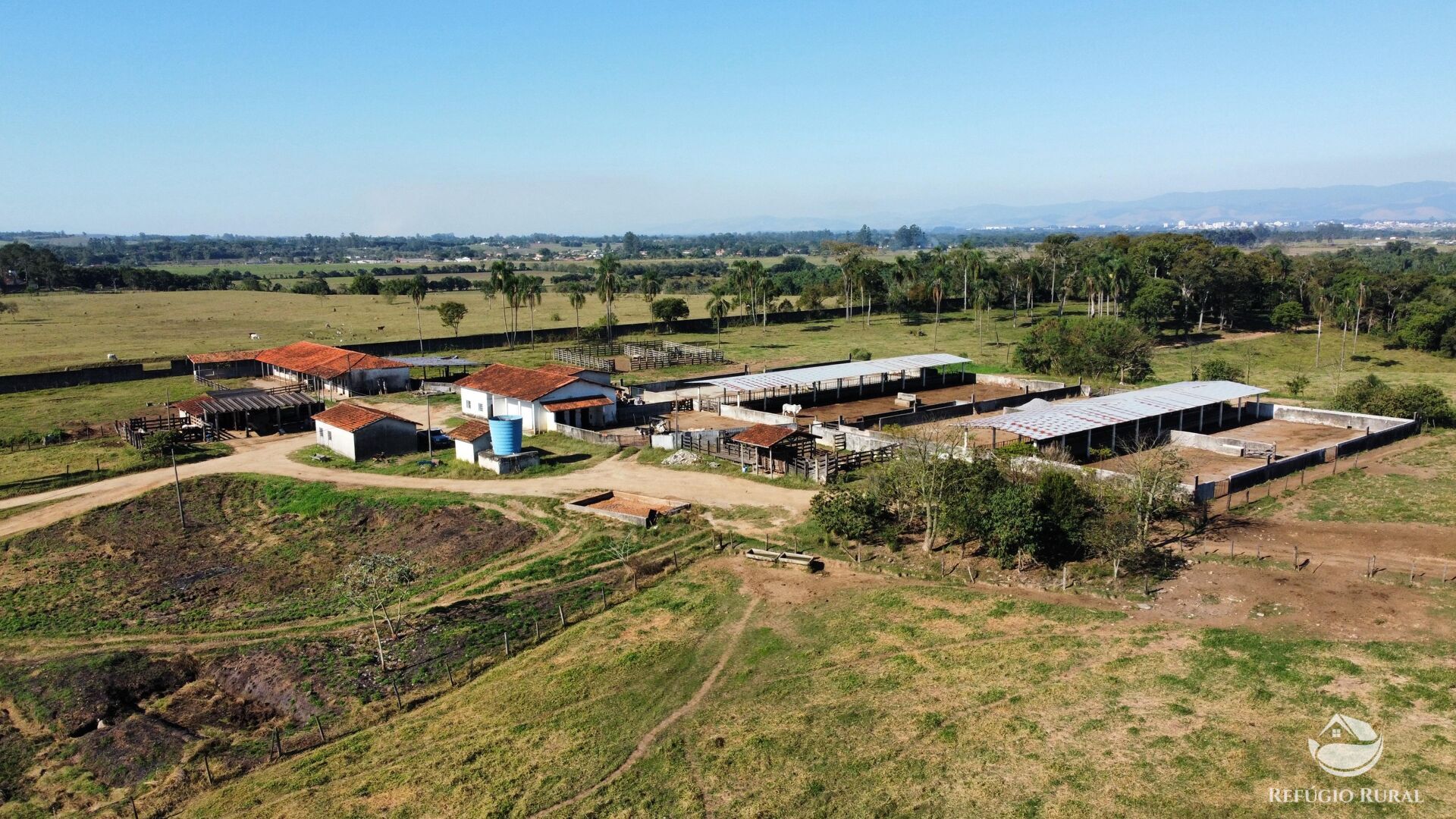 Fazenda à venda com 8 quartos, 960800m² - Foto 2