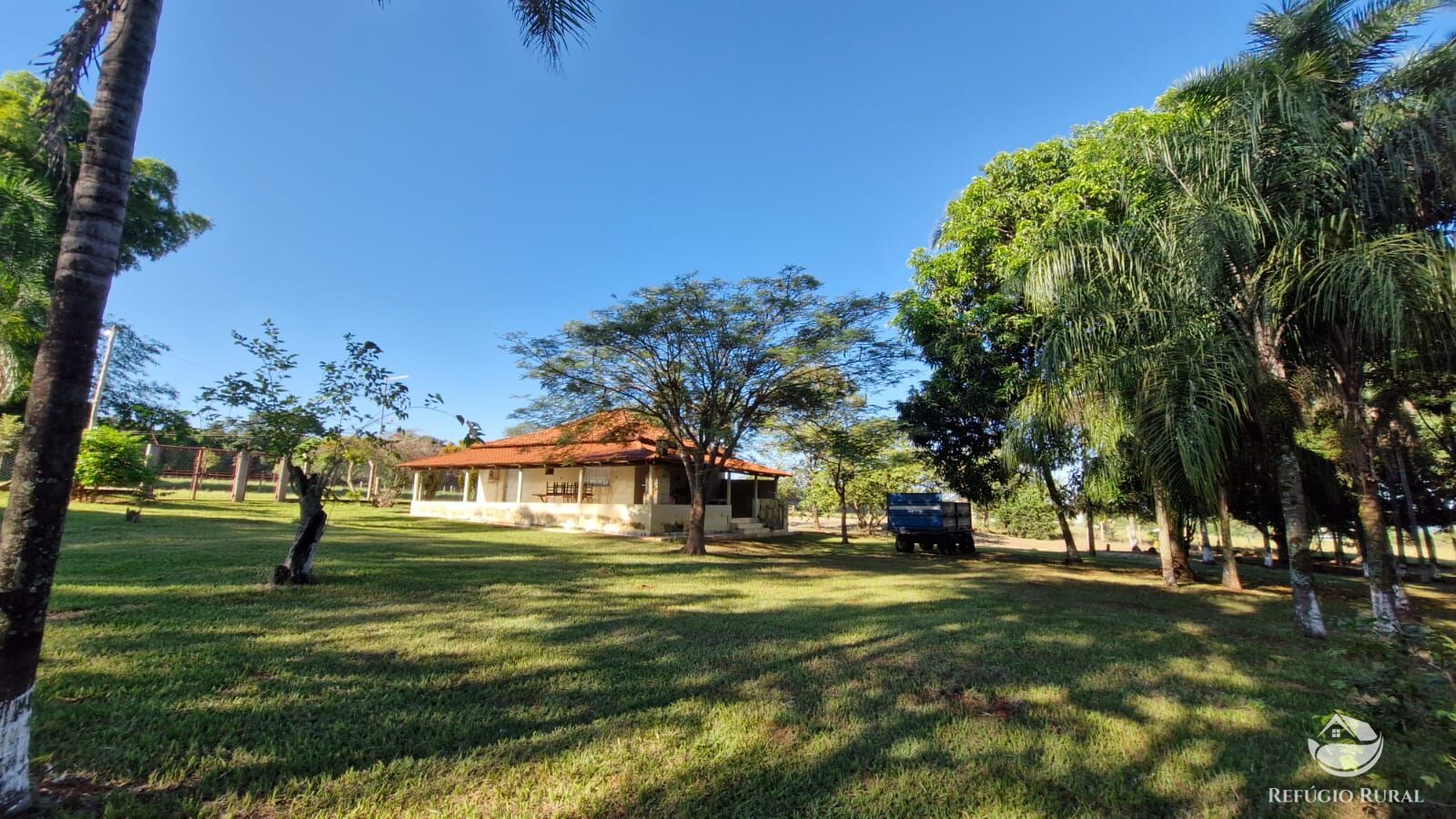 Fazenda à venda com 4 quartos, 822800m² - Foto 1