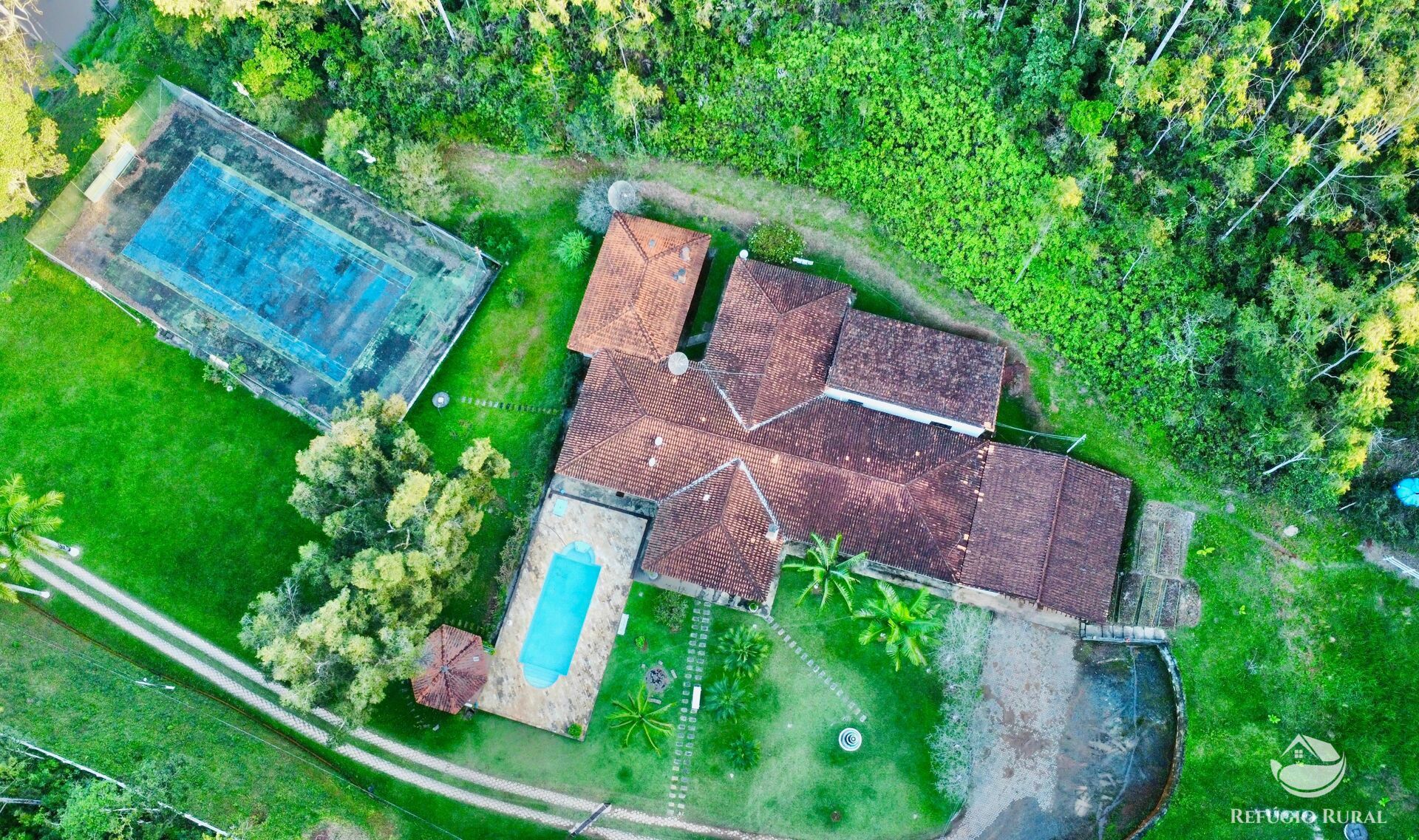 Fazenda à venda com 11 quartos, 1718200m² - Foto 2