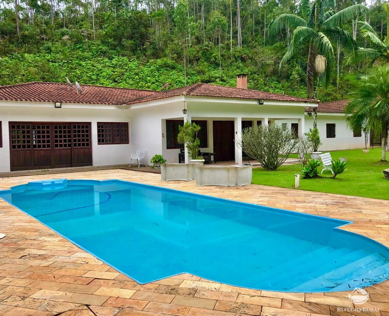 Fazenda à venda com 11 quartos, 1718200m² - Foto 1