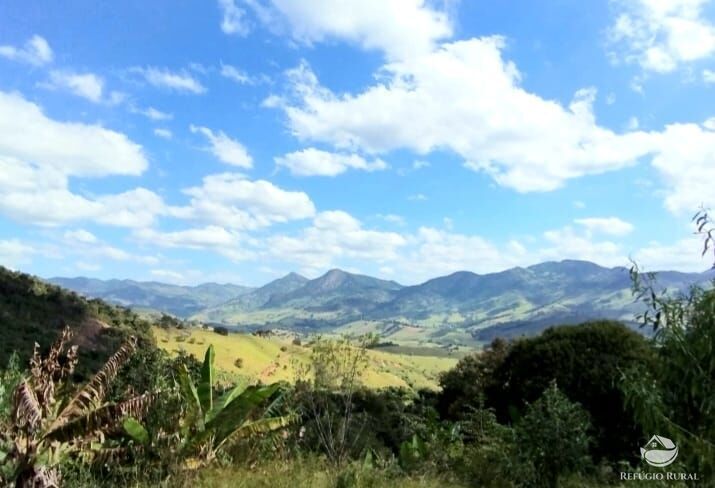 Fazenda à venda com 2 quartos, 1016400m² - Foto 1