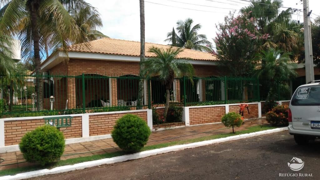 Fazenda à venda com 2 quartos, 1050m² - Foto 1