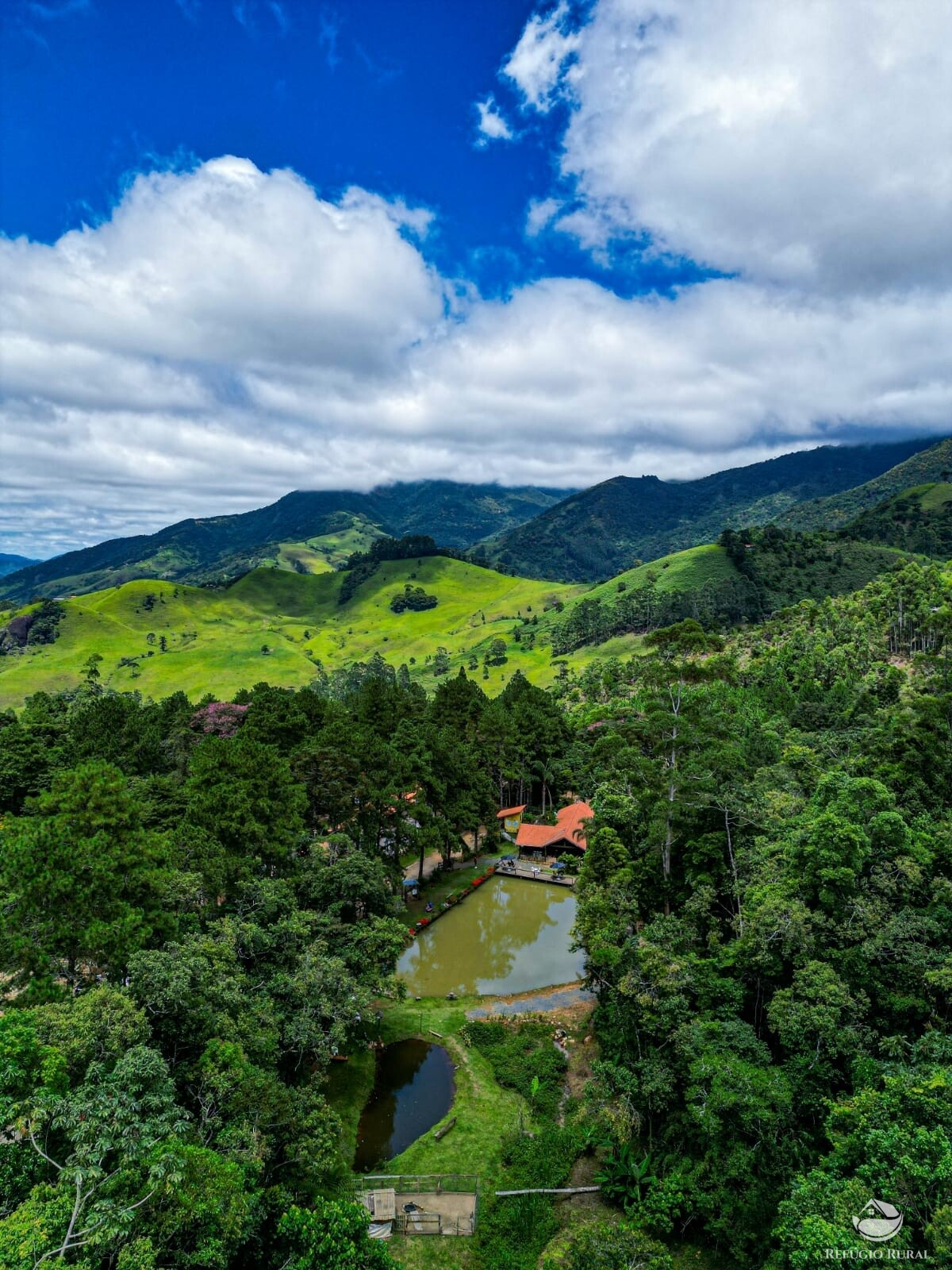 Fazenda à venda com 3 quartos, 83000m² - Foto 1