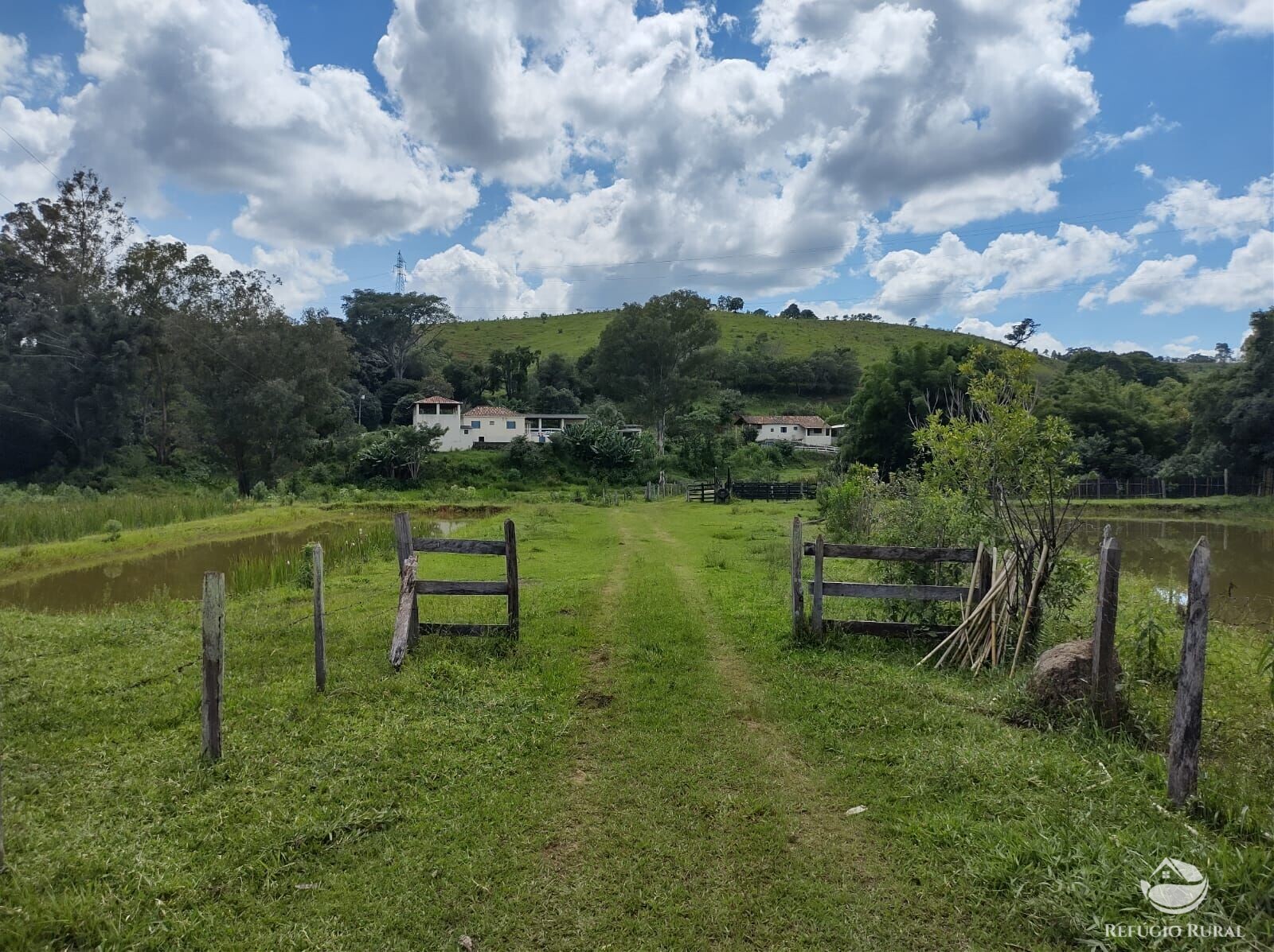 Fazenda à venda com 2 quartos, 270000m² - Foto 17