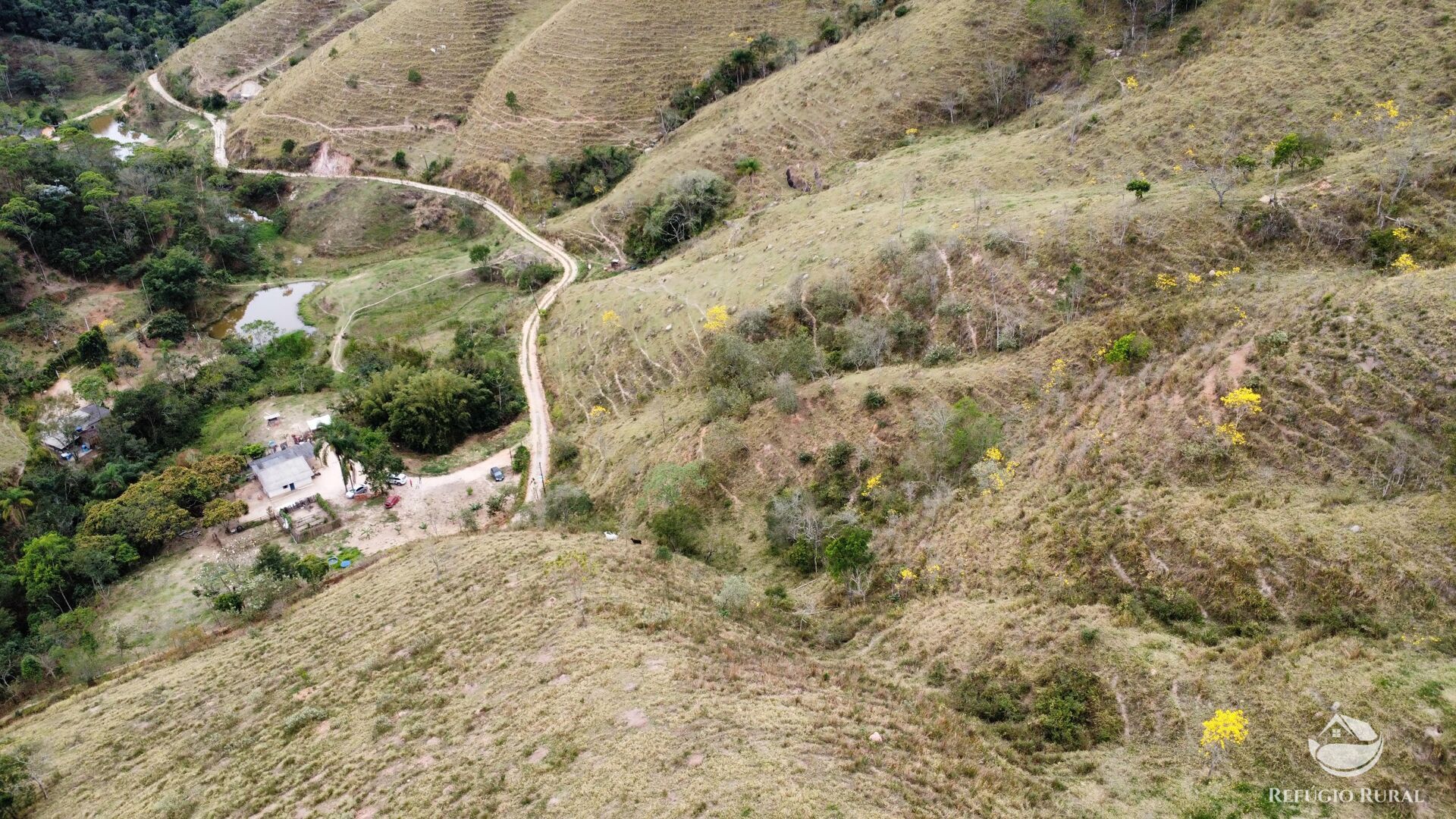 Sítio à venda com 2 quartos, 150000m² - Foto 11
