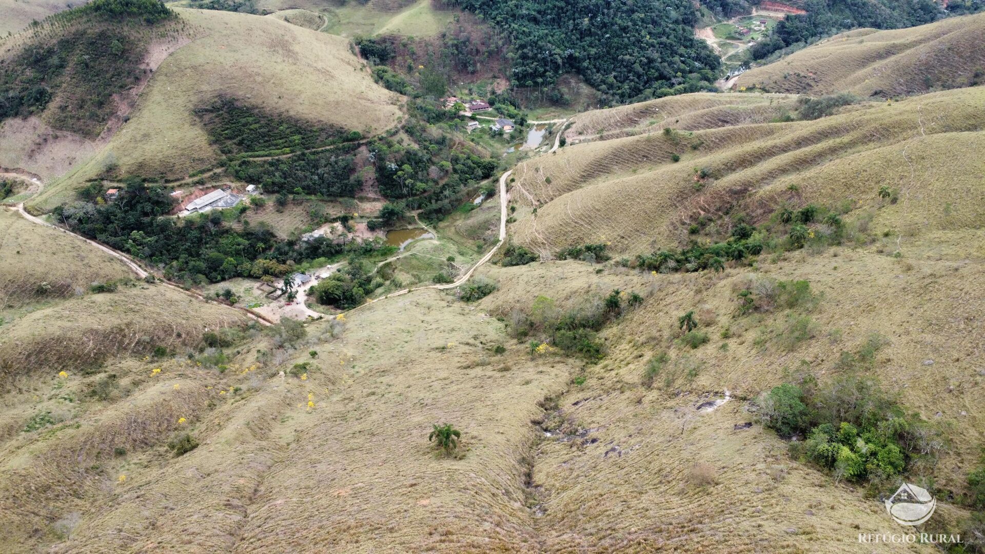 Sítio à venda com 2 quartos, 150000m² - Foto 6