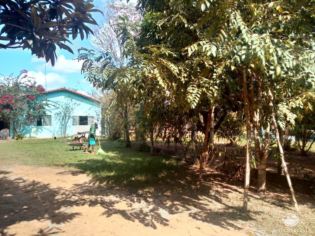 Fazenda à venda com 3 quartos, 1700m² - Foto 1