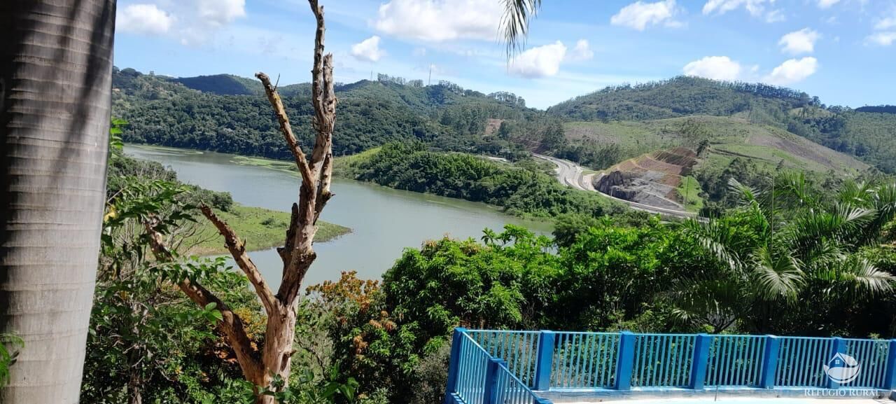 Fazenda à venda com 5 quartos, 1000m² - Foto 1