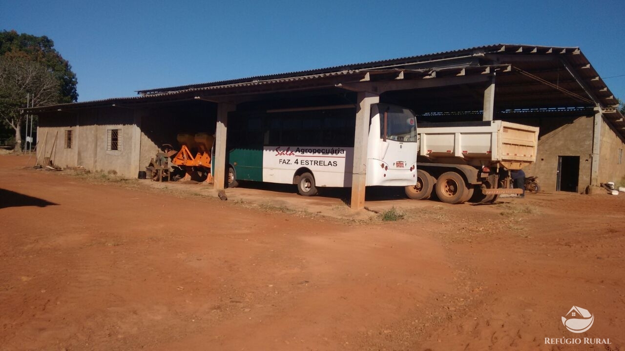 Fazenda à venda com 1 quarto, 198198000m² - Foto 17