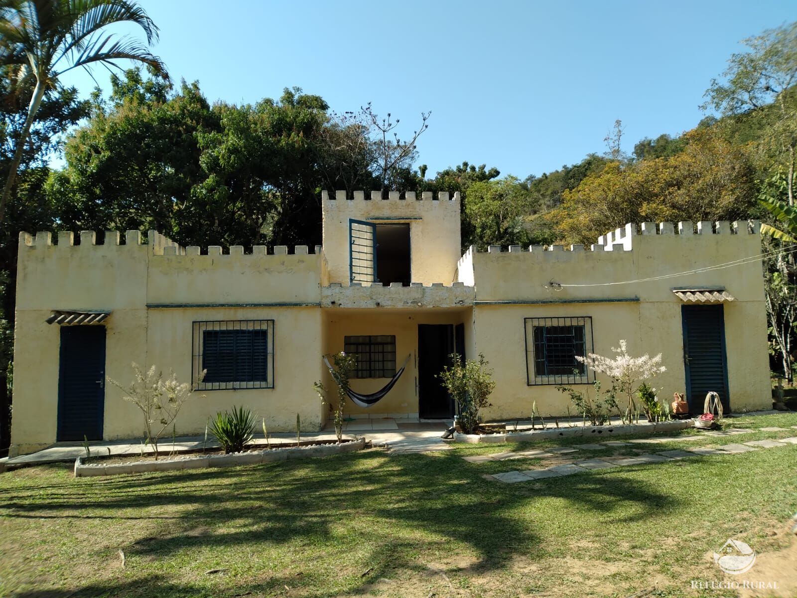 Fazenda à venda com 6 quartos, 3000m² - Foto 1