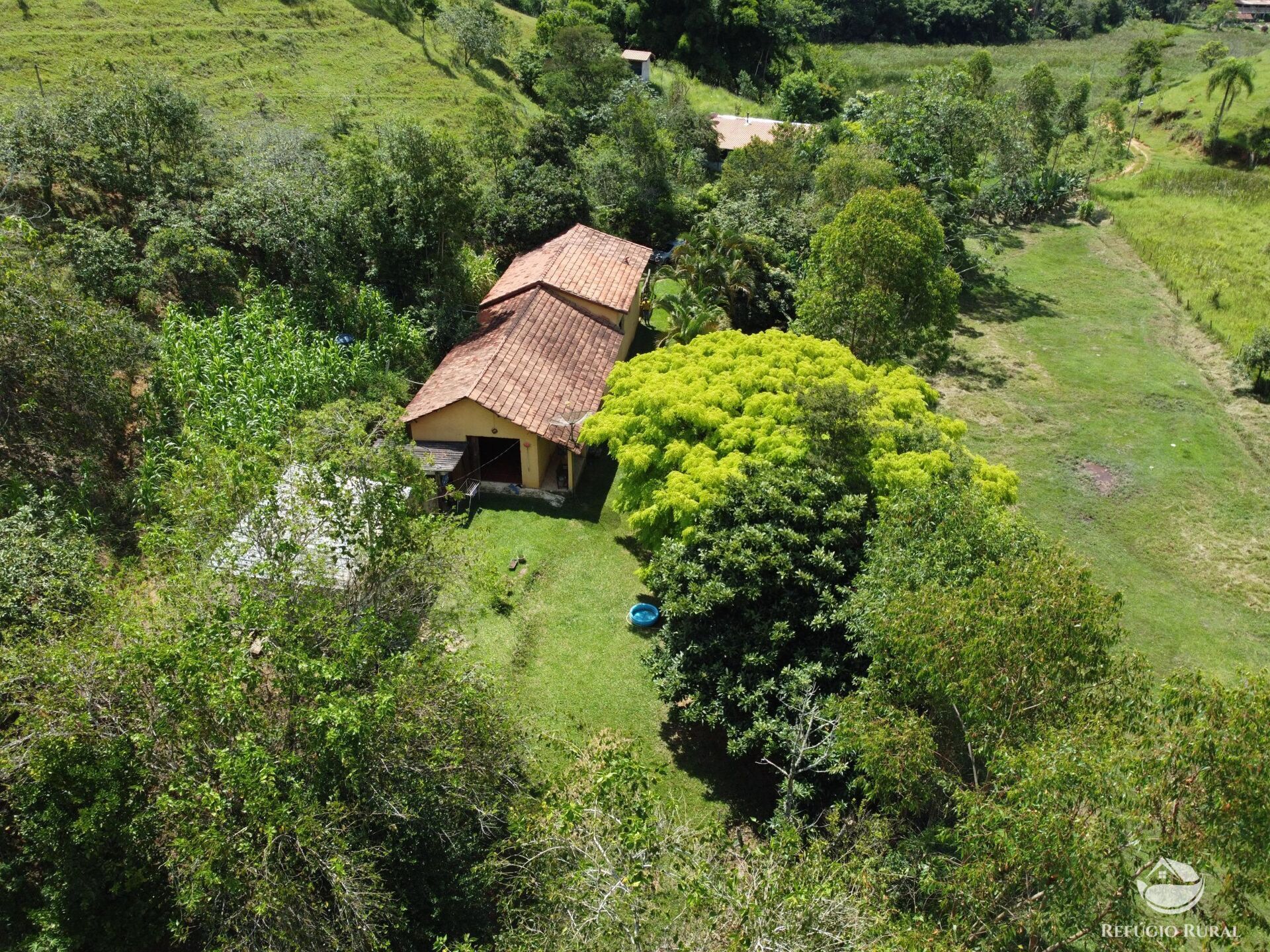 Sítio à venda com 3 quartos, 48400m² - Foto 1