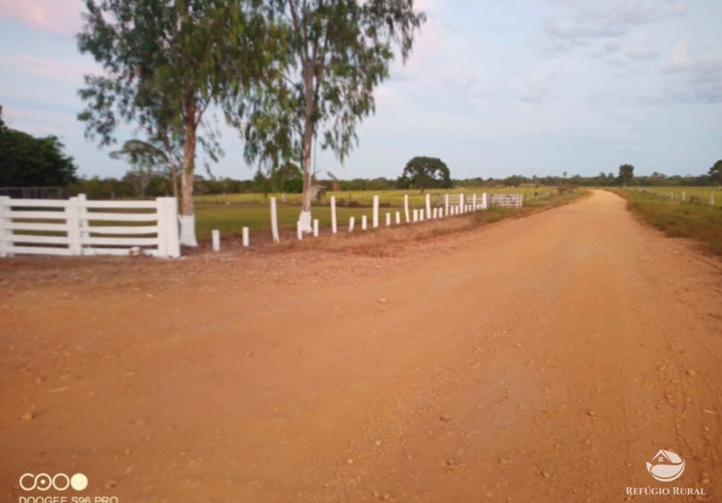 Fazenda à venda com 2 quartos, 37284200m² - Foto 1