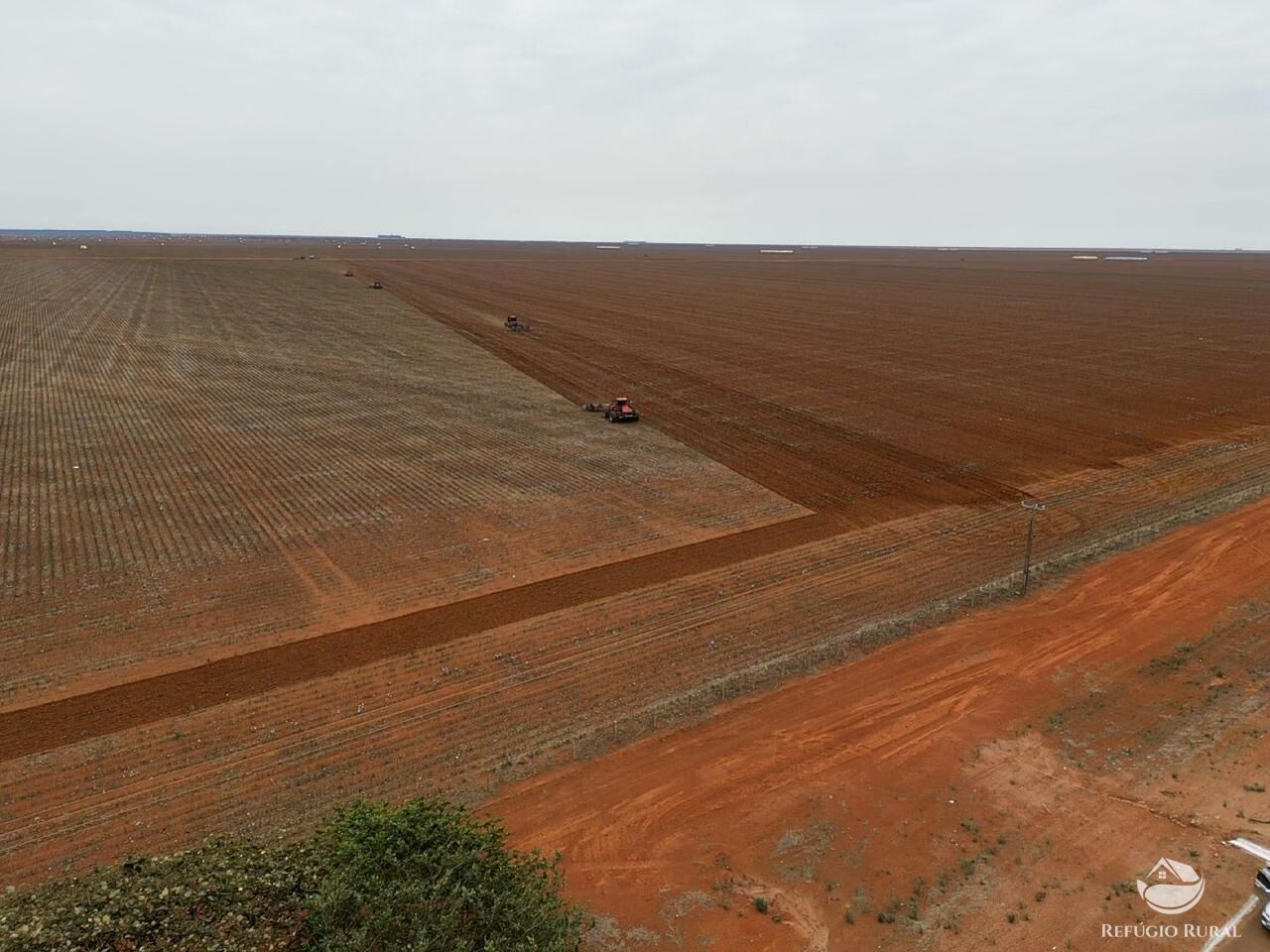 Fazenda à venda com 3 quartos, 178440000m² - Foto 1