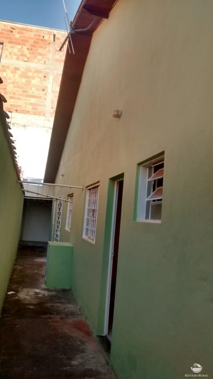 Casa à venda com 2 quartos, 125m² - Foto 2