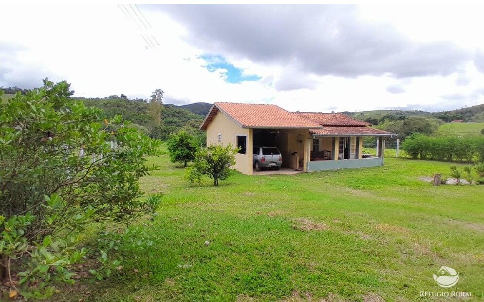 Sítio à venda com 2 quartos, 24200m² - Foto 1