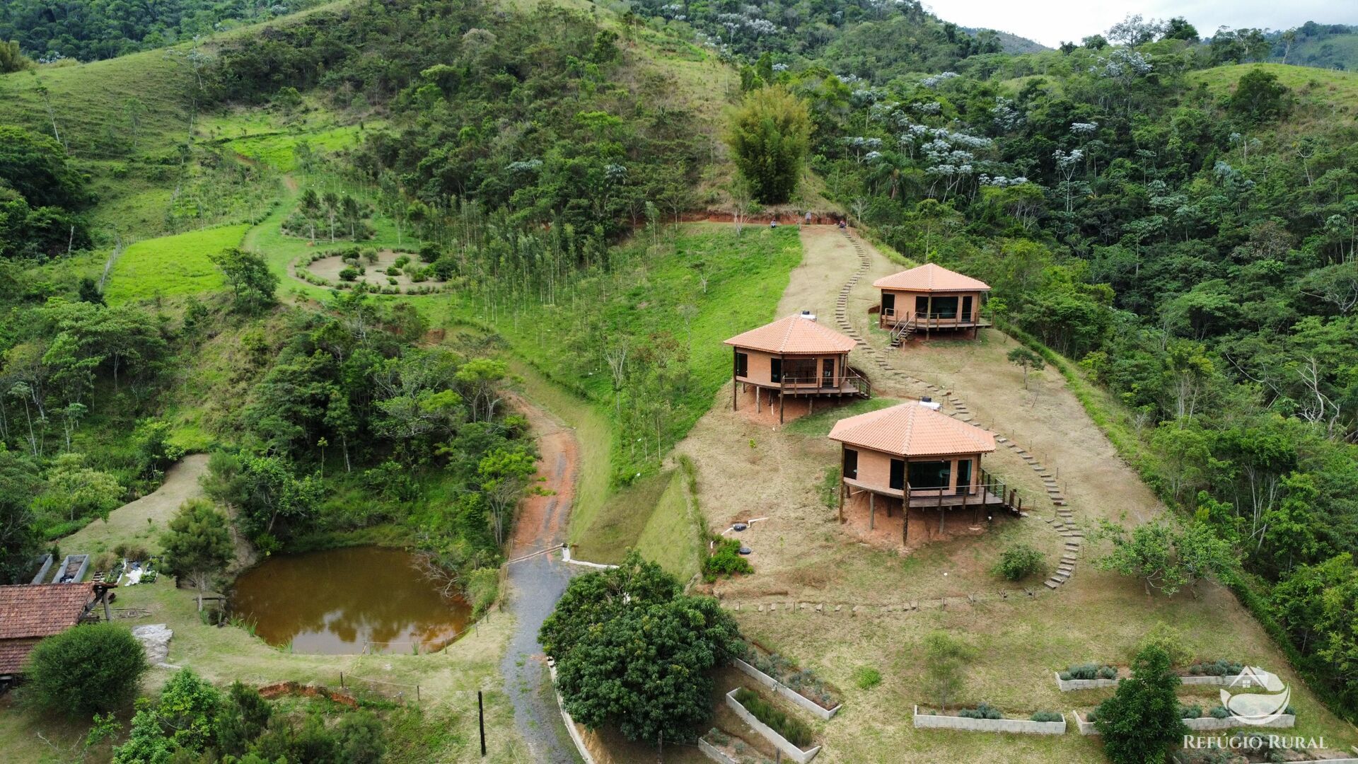 Fazenda à venda com 5 quartos, 240000m² - Foto 1