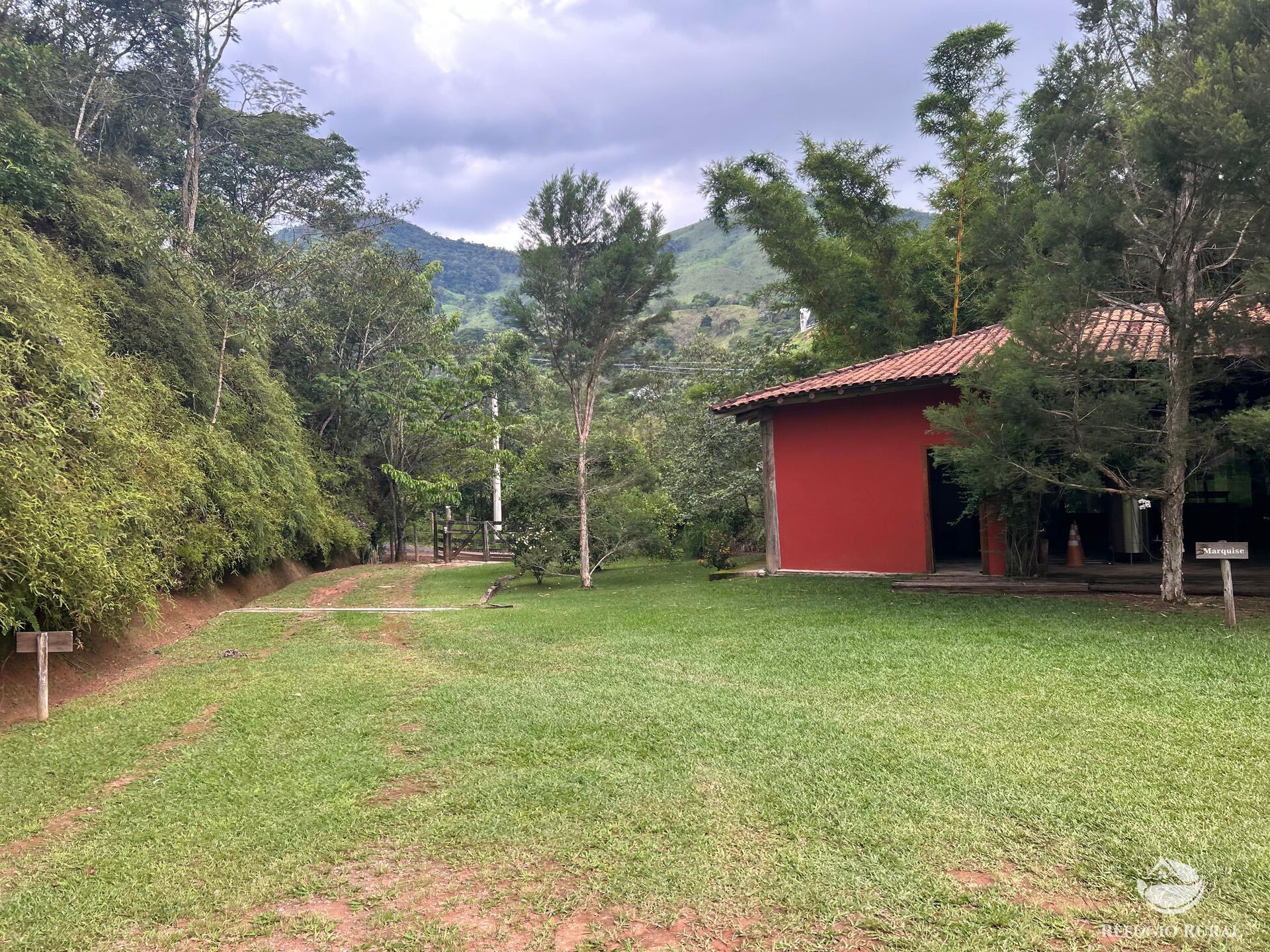 Fazenda à venda com 5 quartos, 240000m² - Foto 27