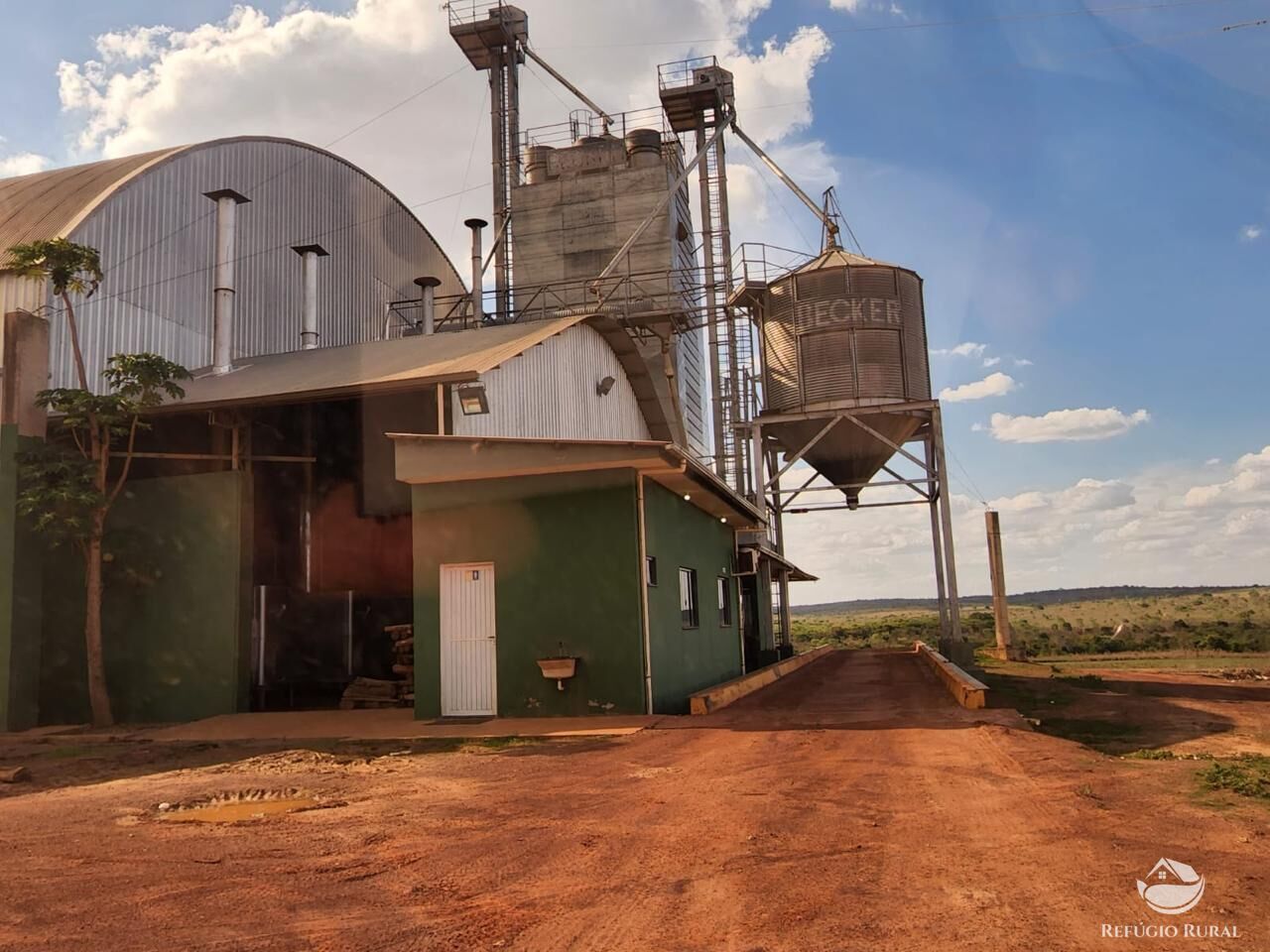 Fazenda à venda com 4 quartos, 37500000m² - Foto 2